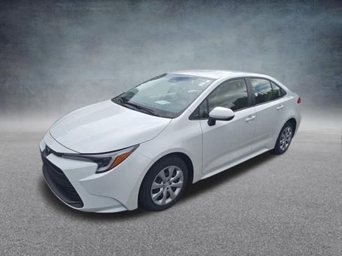 Used 2023 Toyota Corolla LE FWD image 4