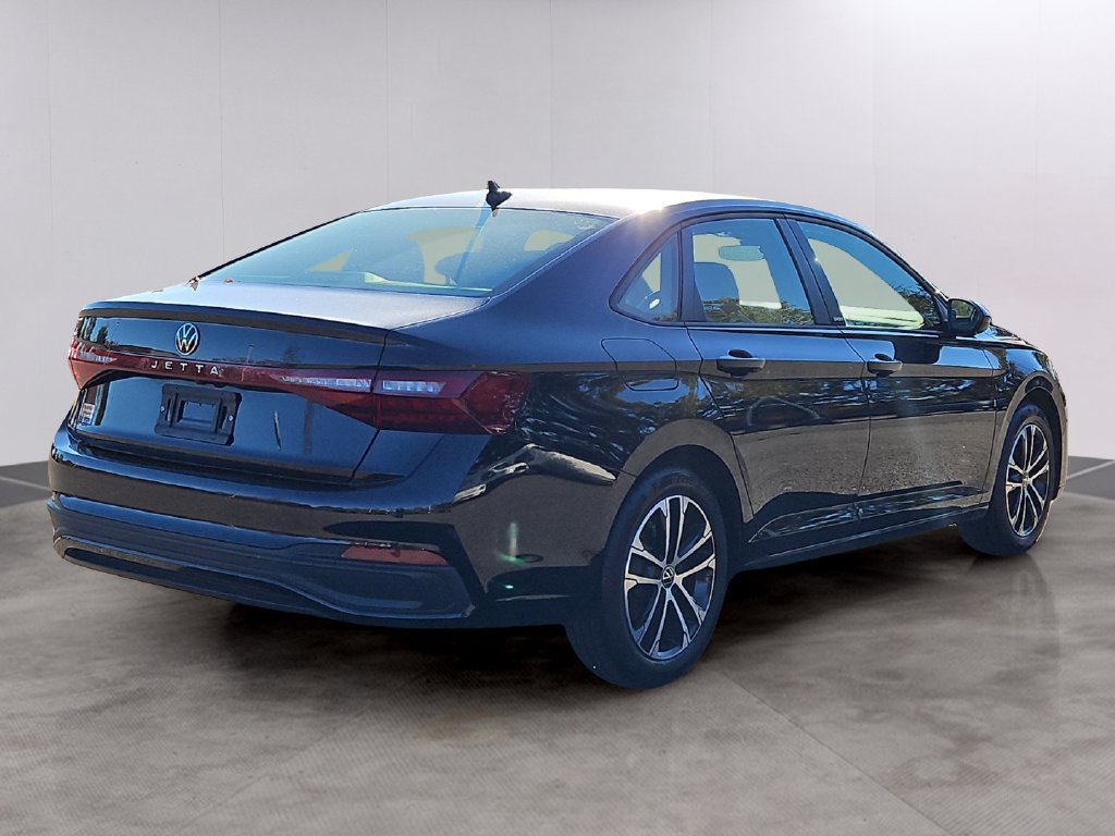 Certified 2025 Volkswagen Jetta Sport FWD image 4