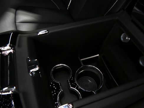 Used 2024 Rolls-Royce Ghost Extended Wheelbase image 31