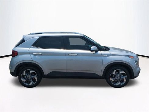 New 2026 Hyundai Venue SEL FWD image 4