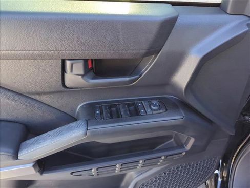 Certified 2025 Toyota 4Runner SR5 AWD/4WD image 10