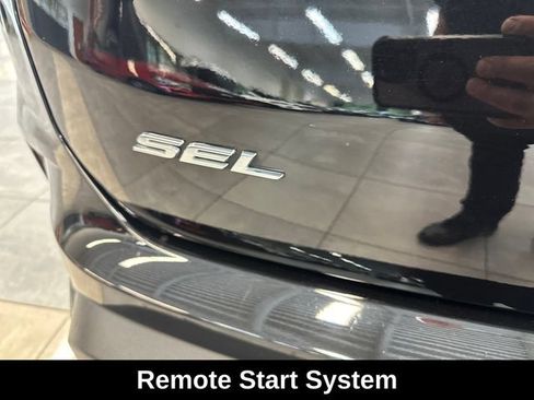 Used 2024 Ford Edge SEL w/ Convenience Package AWD/4WD image 10