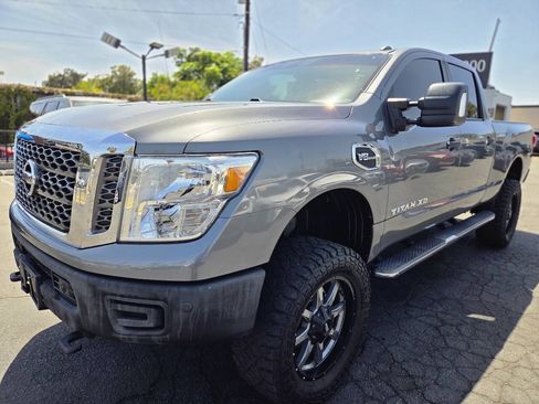 Used 2018 Nissan Titan SV w/ SV Convenience Package AWD/4WD image 29
