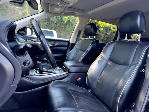 Used 2019 INFINITI QX60 Luxe w/ Essential Package image 14