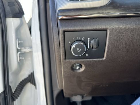 Used 2019 Jeep Grand Cherokee Summit AWD/4WD image 18