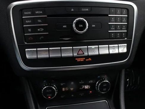 Used 2018 Mercedes-Benz GLA 250 4MATIC image 31