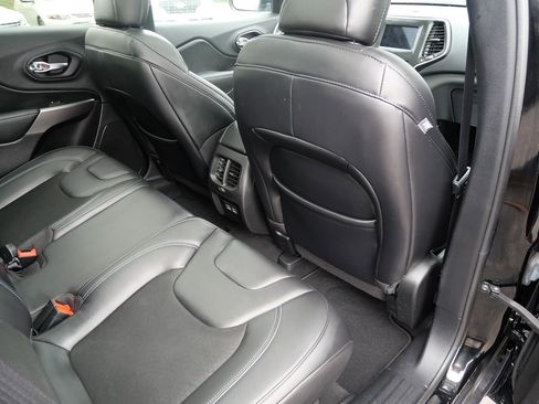Used 2021 Jeep Cherokee Latitude Plus w/ Sun & Sound Group AWD/4WD image 28