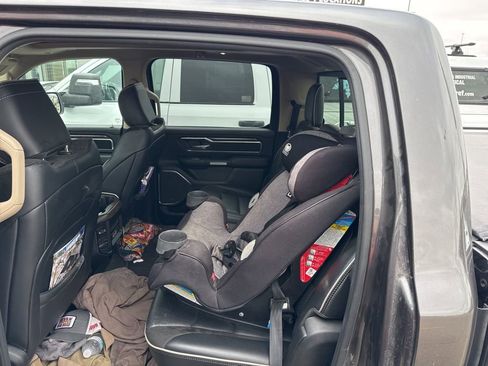 Used 2019 RAM 1500 Laramie image 10