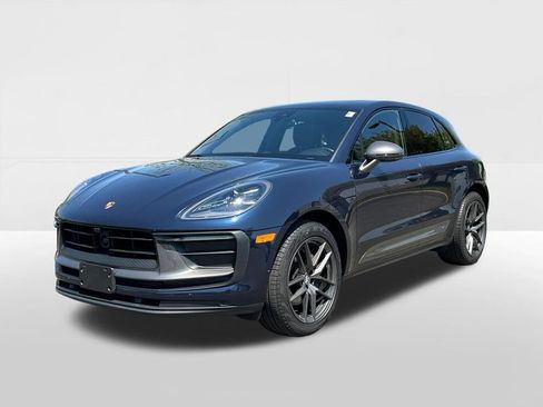 Used 2023 Porsche Macan AWD/4WD image 1