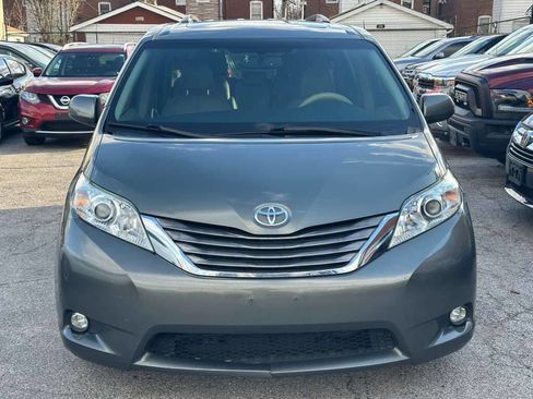 Used 2011 Toyota Sienna XLE w/ Premium Pkg image 2