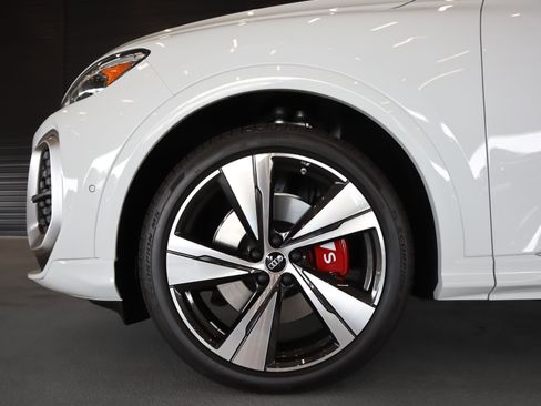 New 2025 Audi SQ5 Premium Plus image 7