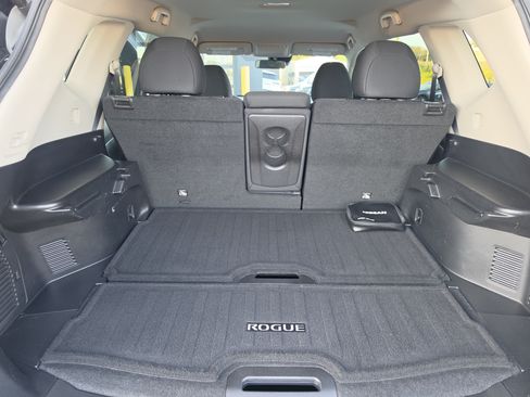 Used 2020 Nissan Rogue SV AWD/4WD image 10