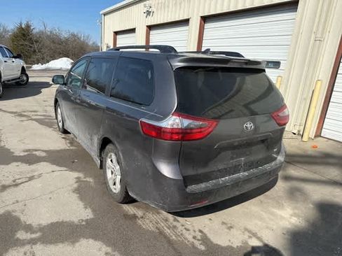 Used 2020 Toyota Sienna LE image 17