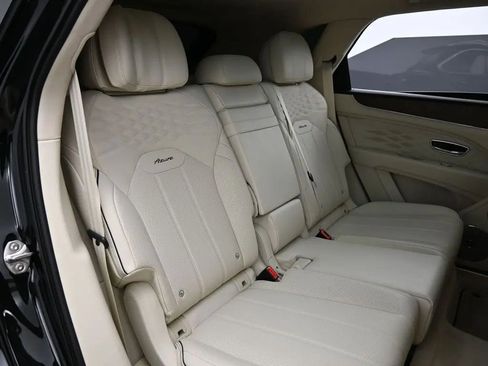 Certified 2024 Bentley Bentayga AWD/4WD image 29