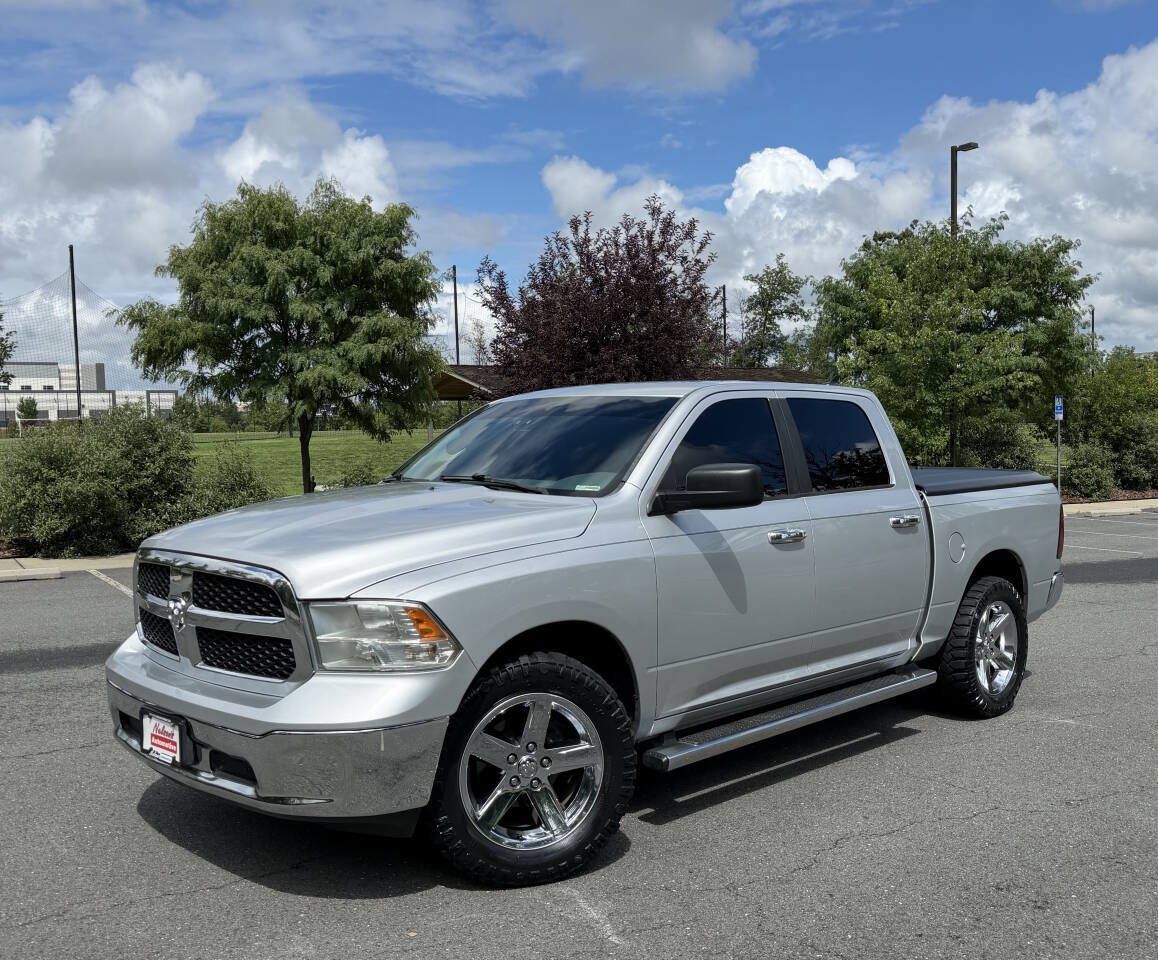Used 2016 RAM 1500 Classic SLT AWD/4WD image 1