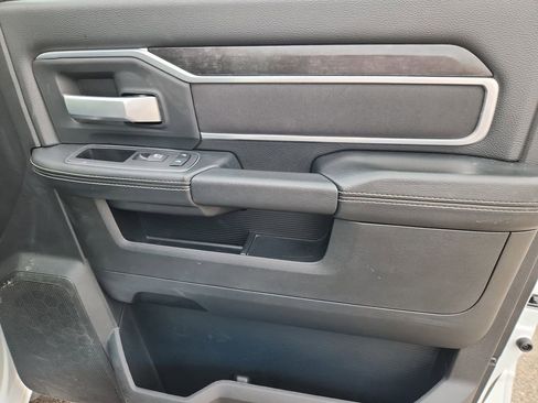 Used 2024 RAM 2500 Big Horn w/ Bed Utility Group image 15