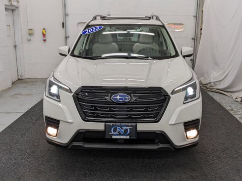 Used 2023 Subaru Forester Premium image 11