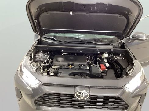Used 2025 Toyota RAV4 XLE AWD/4WD image 15
