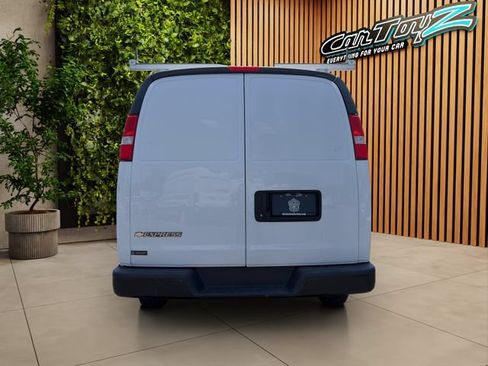 Used 2021 Chevrolet Express 2500 RWD image 50