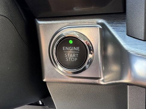 Used 2022 Ford F150 Lariat w/ Equipment Group 501A Mid image 17