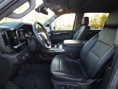 Certified 2024 Chevrolet Silverado 2500 LT w/ All Star Edition image 17