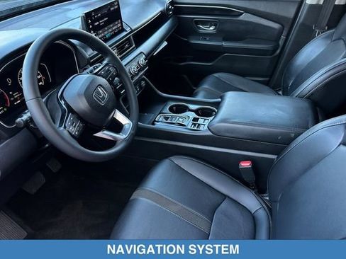 Certified 2025 Honda Pilot Touring image 12