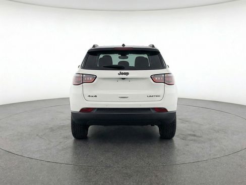 Used 2025 Jeep Compass Trailhawk AWD/4WD image 7