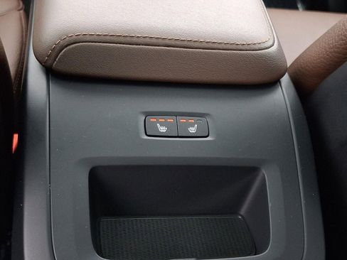 Certified 2023 Volvo XC60 B5 Plus w/ Climate Package image 11