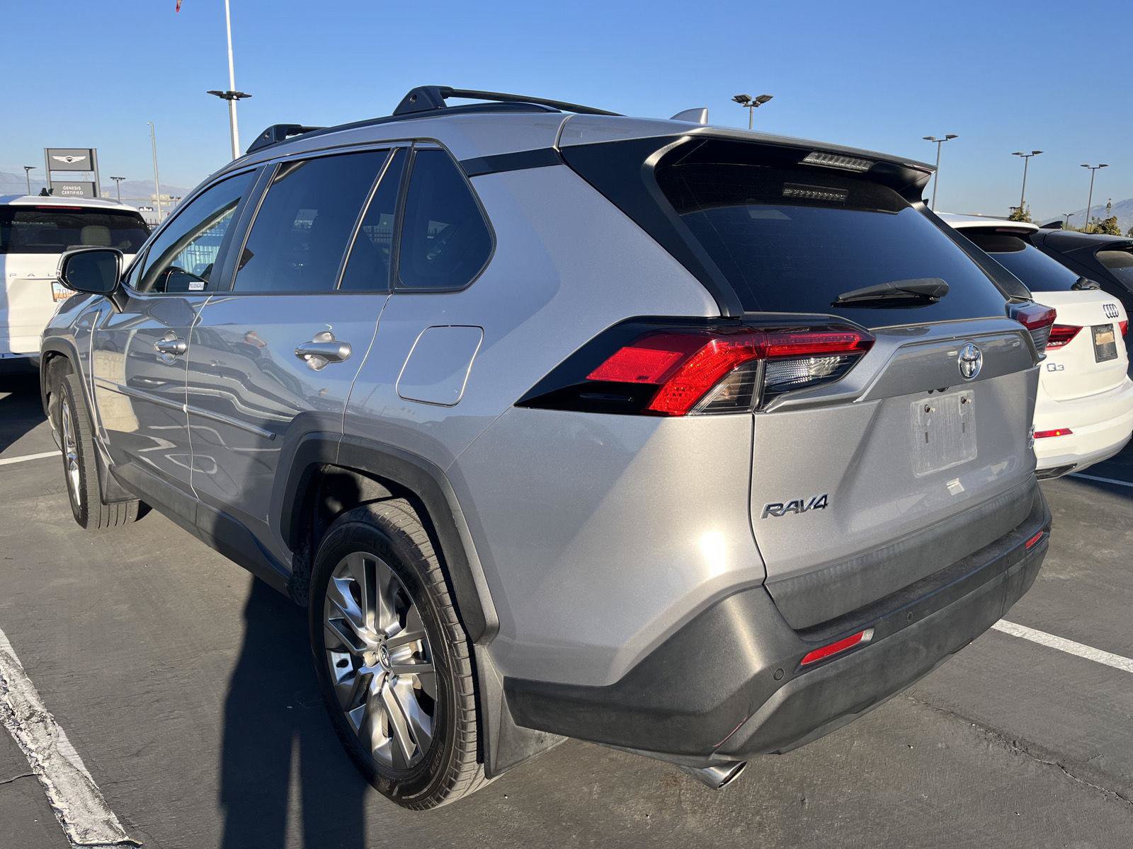 Used 2021 Toyota RAV4 XLE Premium AWD/4WD image 5