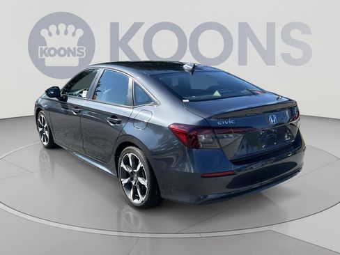 Used 2025 Honda Civic Sport Touring image 4