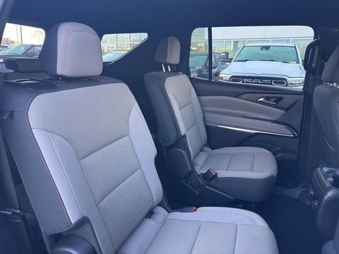 Used 2025 Chevrolet Traverse LT image 22
