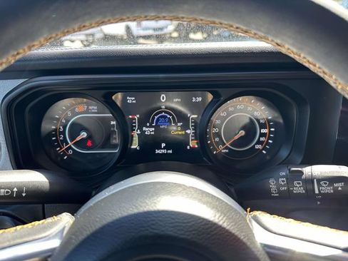 Used 2025 Jeep Wrangler Unlimited Sahara AWD/4WD image 13