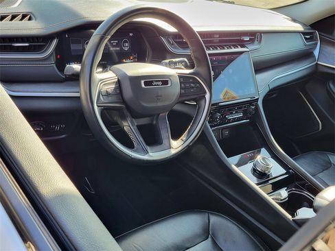 Used 2021 Jeep Grand Cherokee L Limited image 3