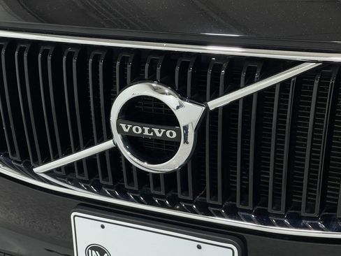 Used 2019 Volvo XC90 T5 Momentum w/ Protection Package Premier image 41