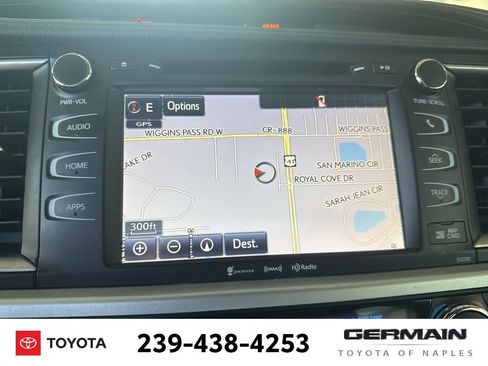Used 2019 Toyota Highlander XLE FWD image 15