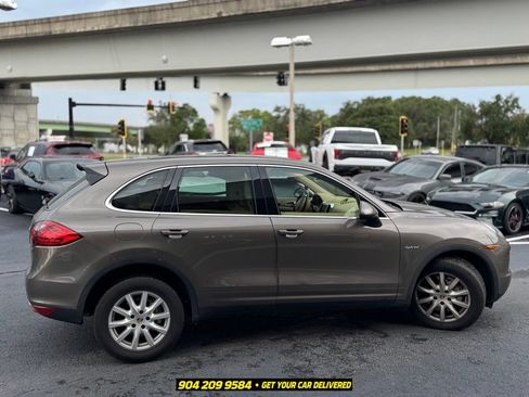 Used 2014 Porsche Cayenne S AWD/4WD image 7