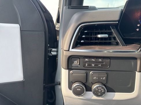Used 2025 Chevrolet Tahoe Premier image 12