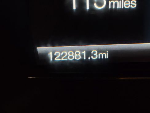 Used 2018 Ford Explorer XLT w/ Equipment Group 202A image 2