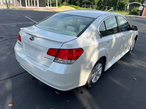 Used 2010 Subaru Legacy 2.5i Premium image 7