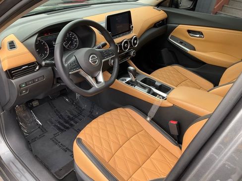 Used 2020 Nissan Sentra SV w/ SV Premium Package image 6