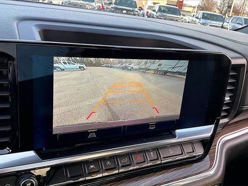 Used 2024 Chevrolet Silverado 1500 LT w/ Z71 Off-Road Package image 13