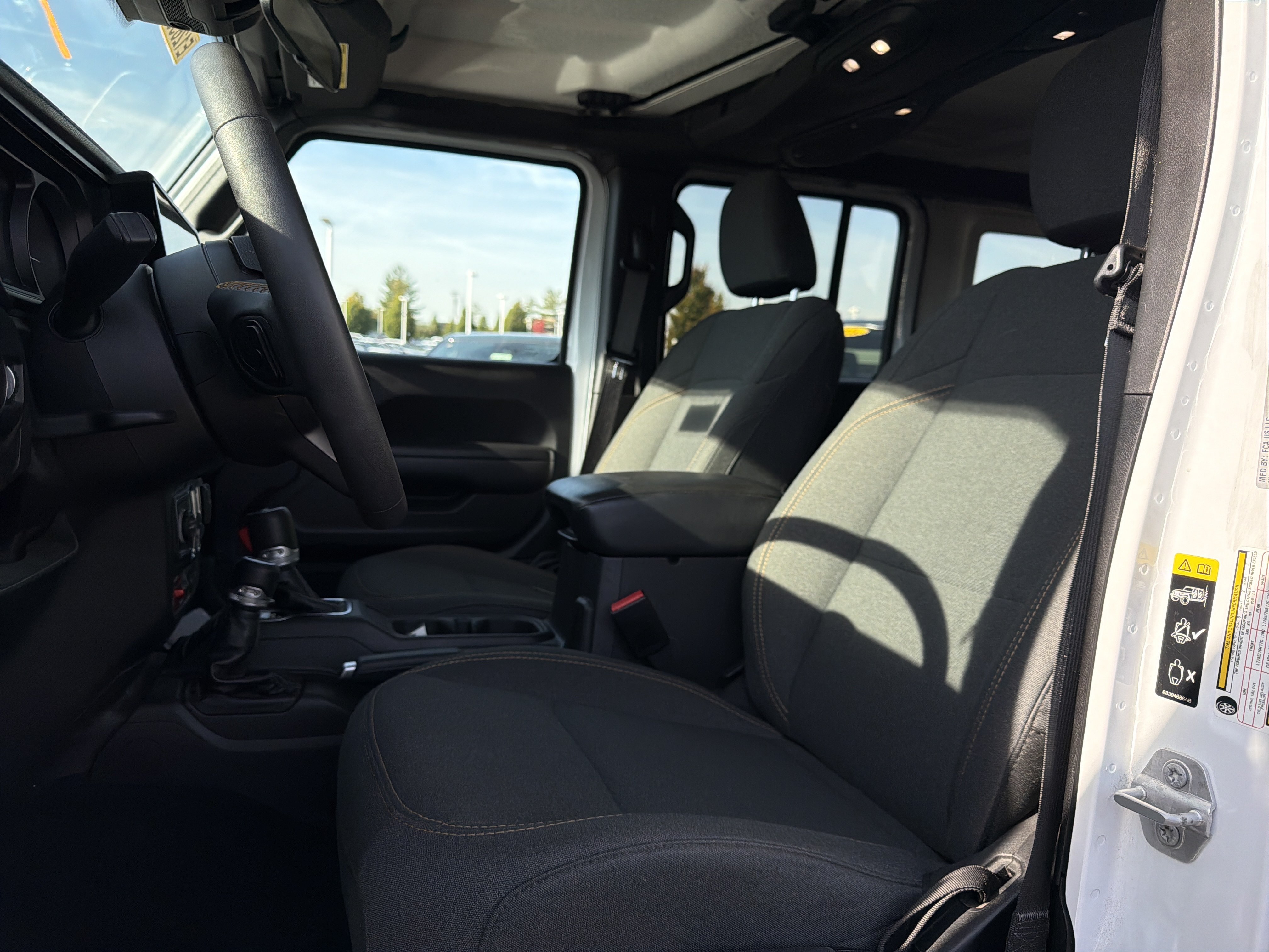 Used 2024 Jeep Wrangler Unlimited AWD/4WD image 12