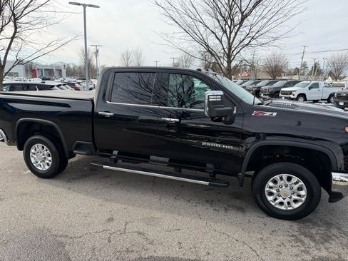 Used 2024 Chevrolet Silverado 2500 LTZ w/ LTZ Plus Package image 4