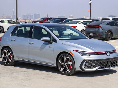 New 2026 Volkswagen GTI SE image 3