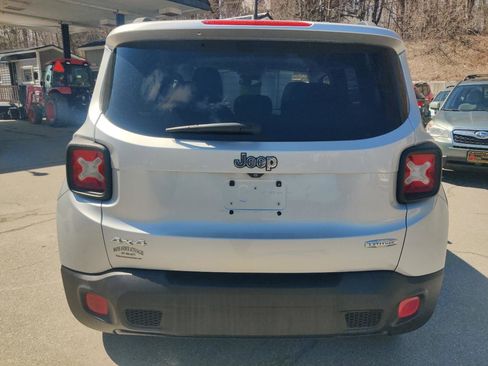 Used 2015 Jeep Renegade Latitude AWD/4WD image 5