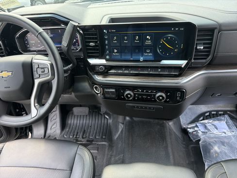 Used 2025 Chevrolet Silverado 3500 LT w/ Convenience Package AWD/4WD image 31