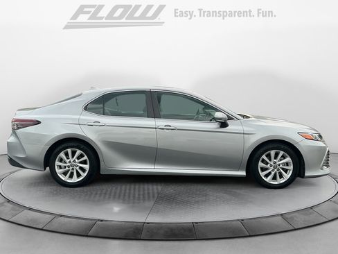 Used 2022 Toyota Camry LE w/ Convenience Package FWD image 10