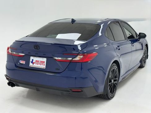 Used 2025 Toyota Camry SE w/ Convenience Package image 40