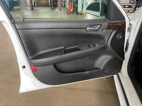 Used 2015 Chevrolet Impala Limited LS FWD image 19