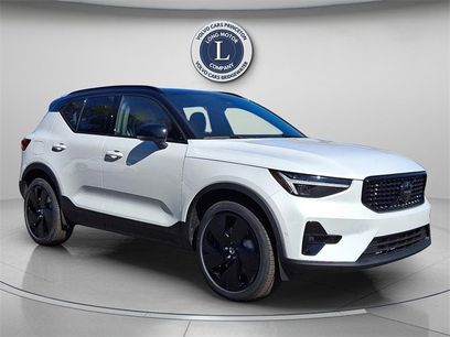 New 2026 Volvo XC40 B5 Ultra w/ Climate Package